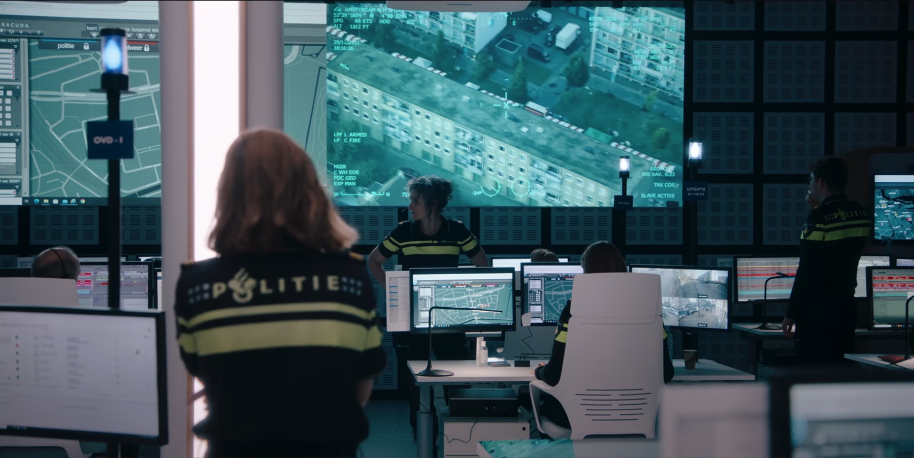 De meldkamer – Videowall // werkplekken